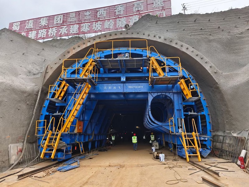 襯砌臺(tái)車工作原理是什么？